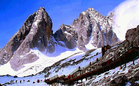 昆明+大理+古城+丽江+玉龙雪山+香格里拉7天6晚VIP独立成团游